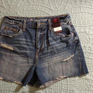 NWT No Boundaries cut off denim shorts